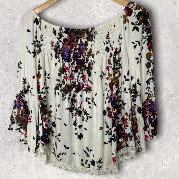 Luq Bohemian Bell Sleeve Off Shoulder Eyeshadow Crochet Trim Top Size Small Boho - Picture 6 of 13